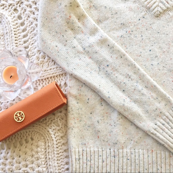 Old Navy Sweaters - Old Navy Speckled Sweater🍭